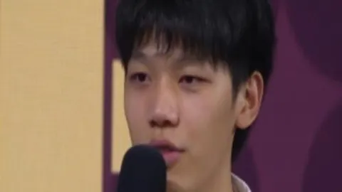 “逆境中的勇士逆袭！全体球员打造坚固壁垒，布朗贡献8分引爆14-2反击浪潮！”